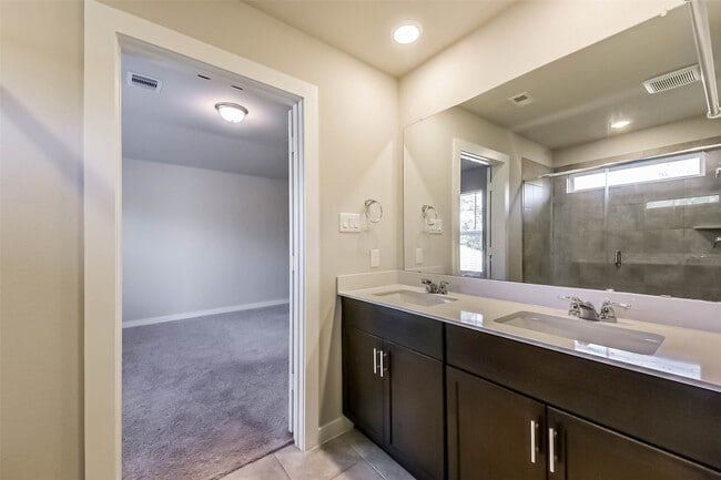 Building Photo - 5723 Madden Ln