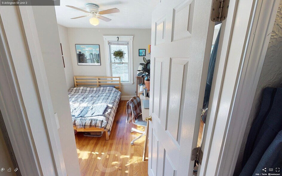 Building Photo - 14 Arlington St