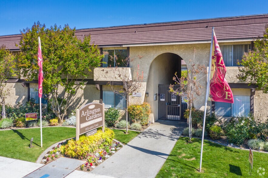 Arlington Gardens 4661 Arlington Ave Riverside CA 92504 Apartment