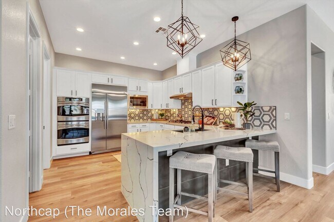 Building Photo - 6 br, 4.5 bath House - 8038 Dark Hollow Place