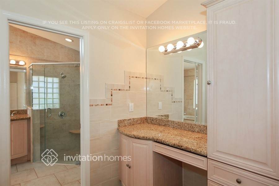 Building Photo - 5148 NW 47th Ave