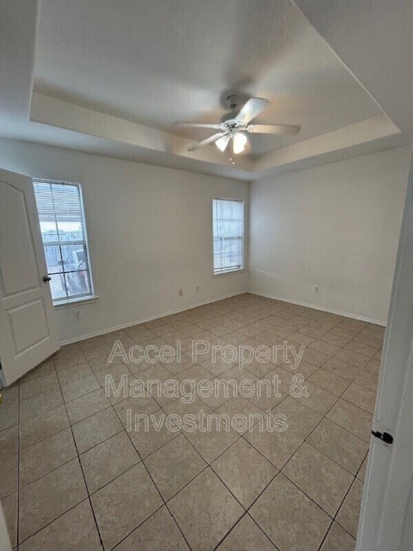 Building Photo - 1004 Fort Hood Ave