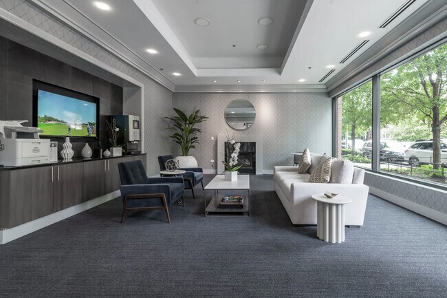 Building Photo - 211 W Scott St