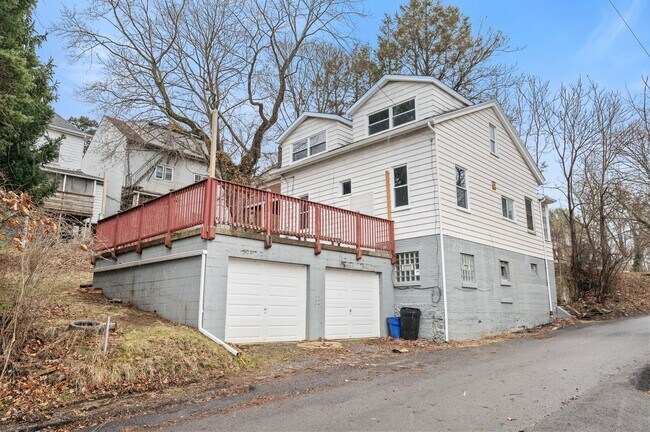 Building Photo - 230 N Balph Ave