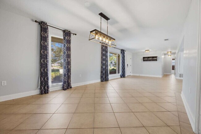 Building Photo - "Charming 4-Bedroom Shalimar Retreat- Power Included With Rent!"