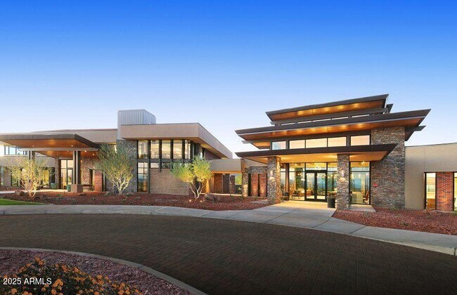 Building Photo - 26881 W Utopia Rd
