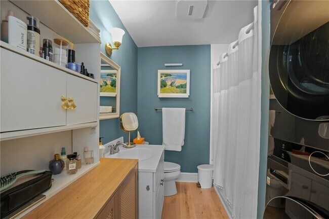 Building Photo - 12 Catherine St