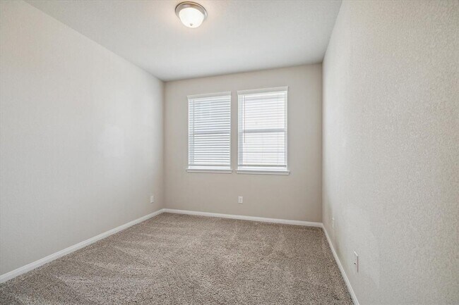 Building Photo - 1806 La Magnolia Dr