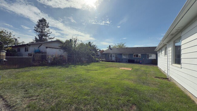 Building Photo - 1255 Avenue A
