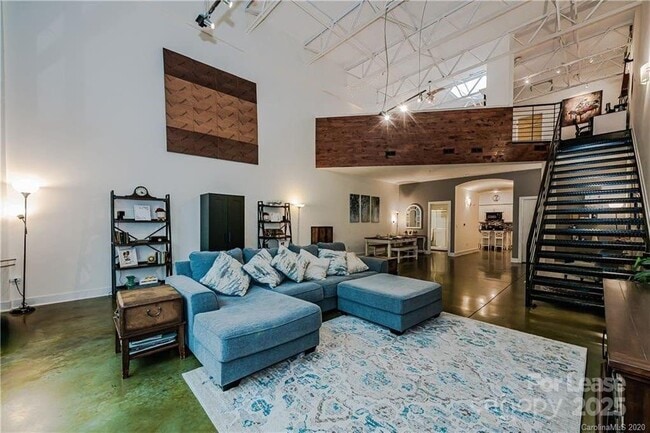 Primary Photo - 913 Westmere Ave