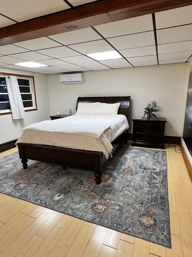 Building Photo - 59 Elm Dr