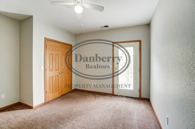 Building Photo - 1103 N Byrne Rd