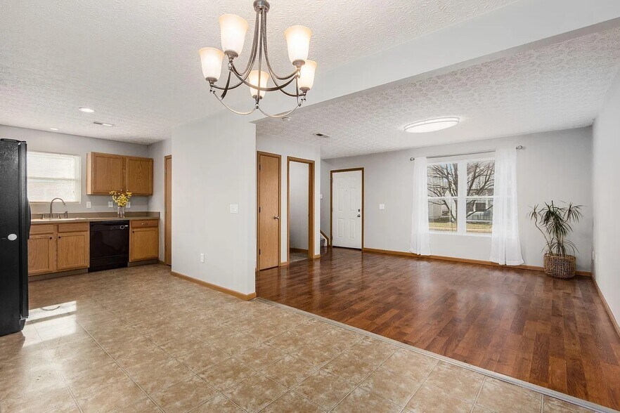 Building Photo - 6168 Broad Stripes Ave