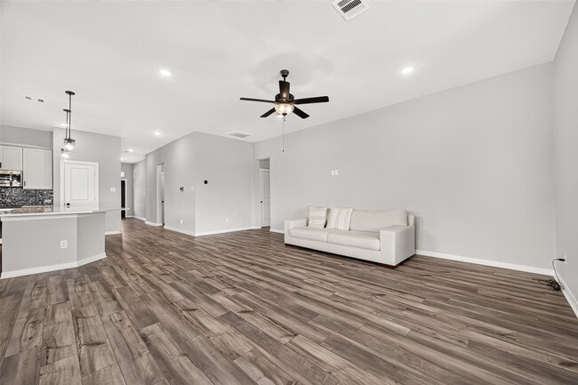 Building Photo - 16118 Cottontail Burrow Ln