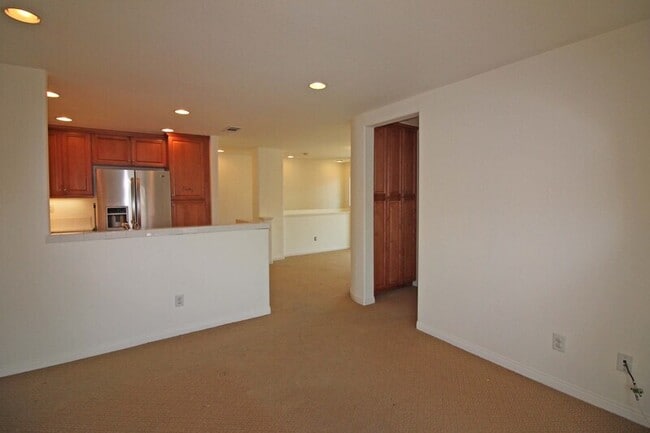 Building Photo - 28440 Mirabelle Ln