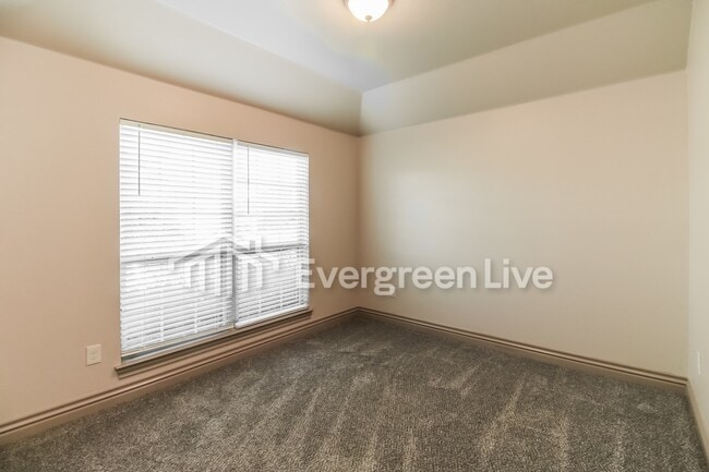 Building Photo - 6513 Bentley Dr