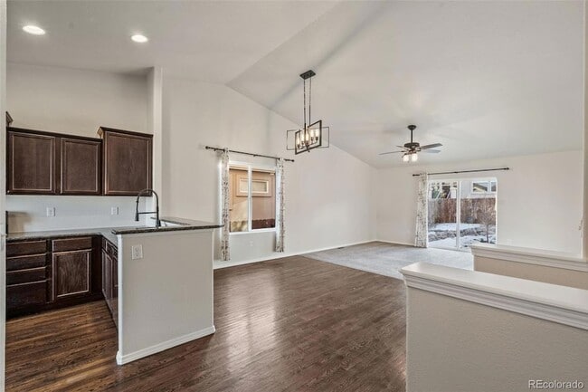 Building Photo - 2556 Hannah Ridge Dr