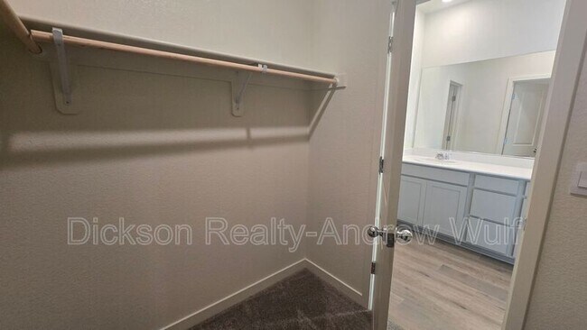 Building Photo - 7571 Grassy Plns Dr