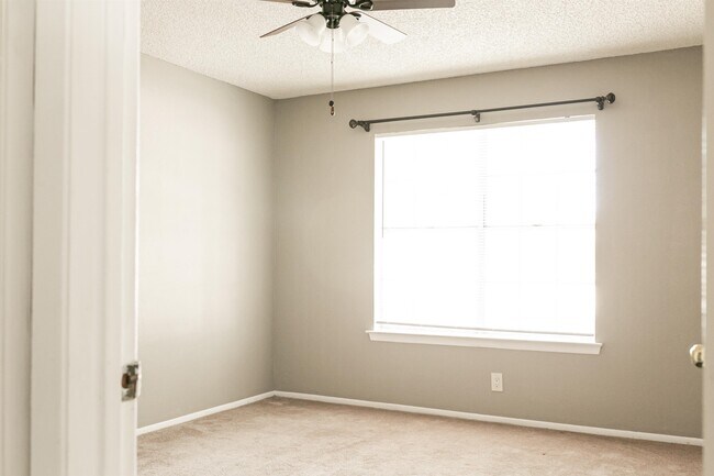 Building Photo - 216 Warbonnet Trail