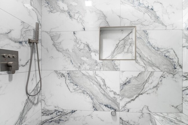 Building Photo - 968 Pinehurst Dr