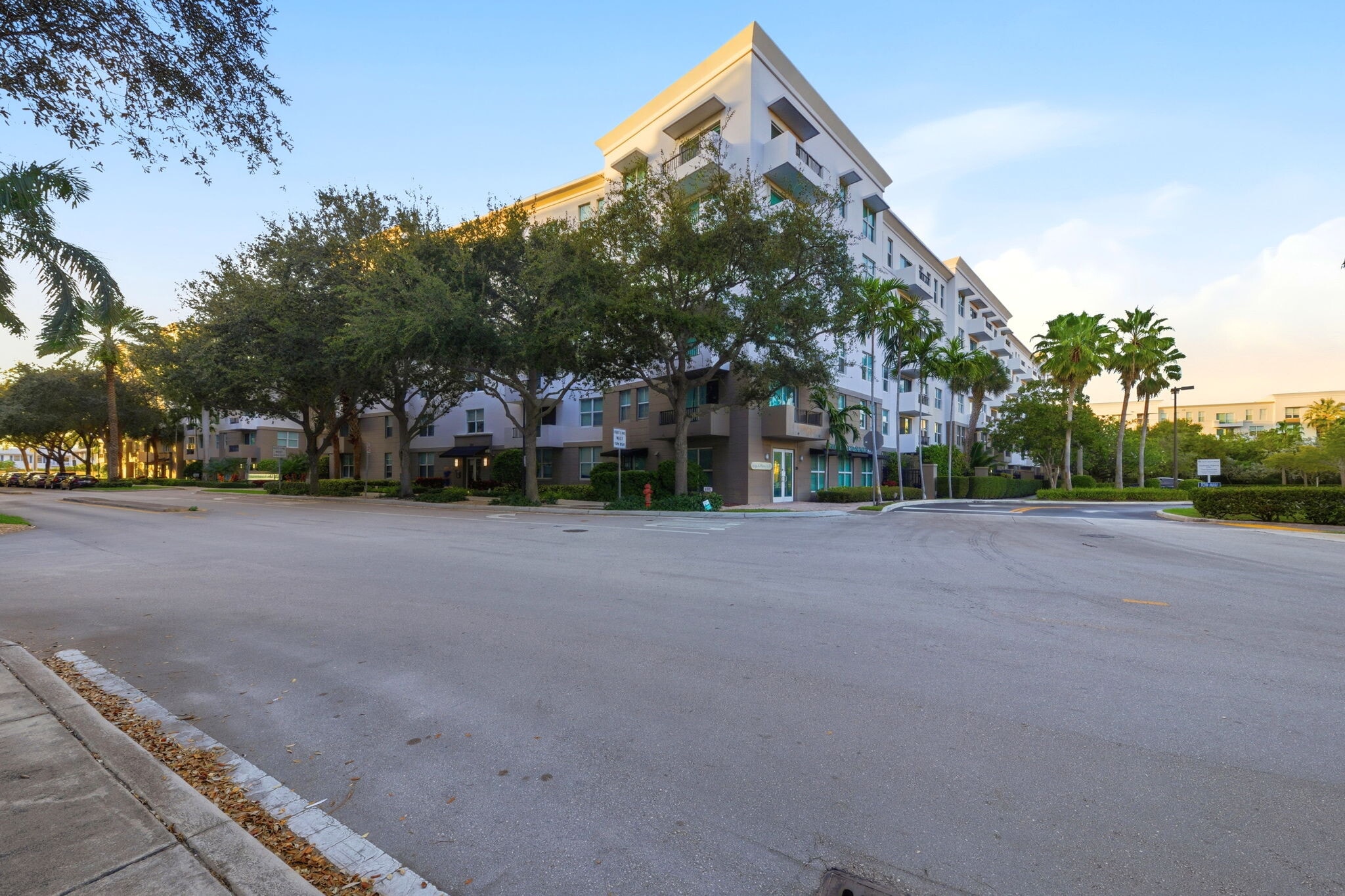 Building Photo - 2421 NE 65th St