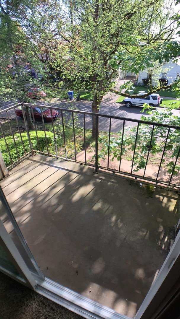 Building Photo - 1 Bedroom in Beautiful Residential Area Close to Downtown Pet Friendly