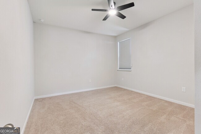 Building Photo - 208 Park View Ln