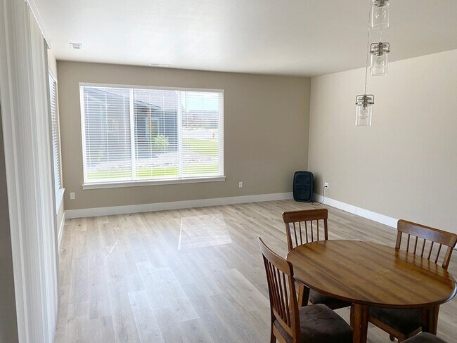 Building Photo - Beautiful Single Family Detached Home in N...