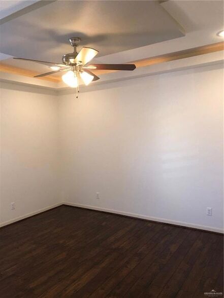 Building Photo - 1304 E Daffodil Ave