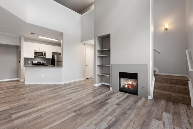 Building Photo - 6021 Castlegate Dr W
