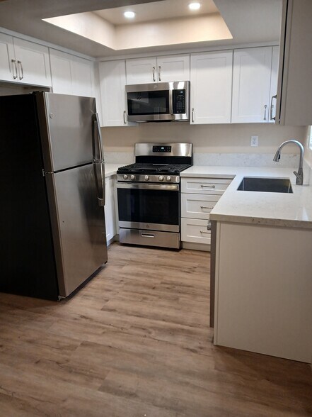 Kitchen - 2438 S Nadine St