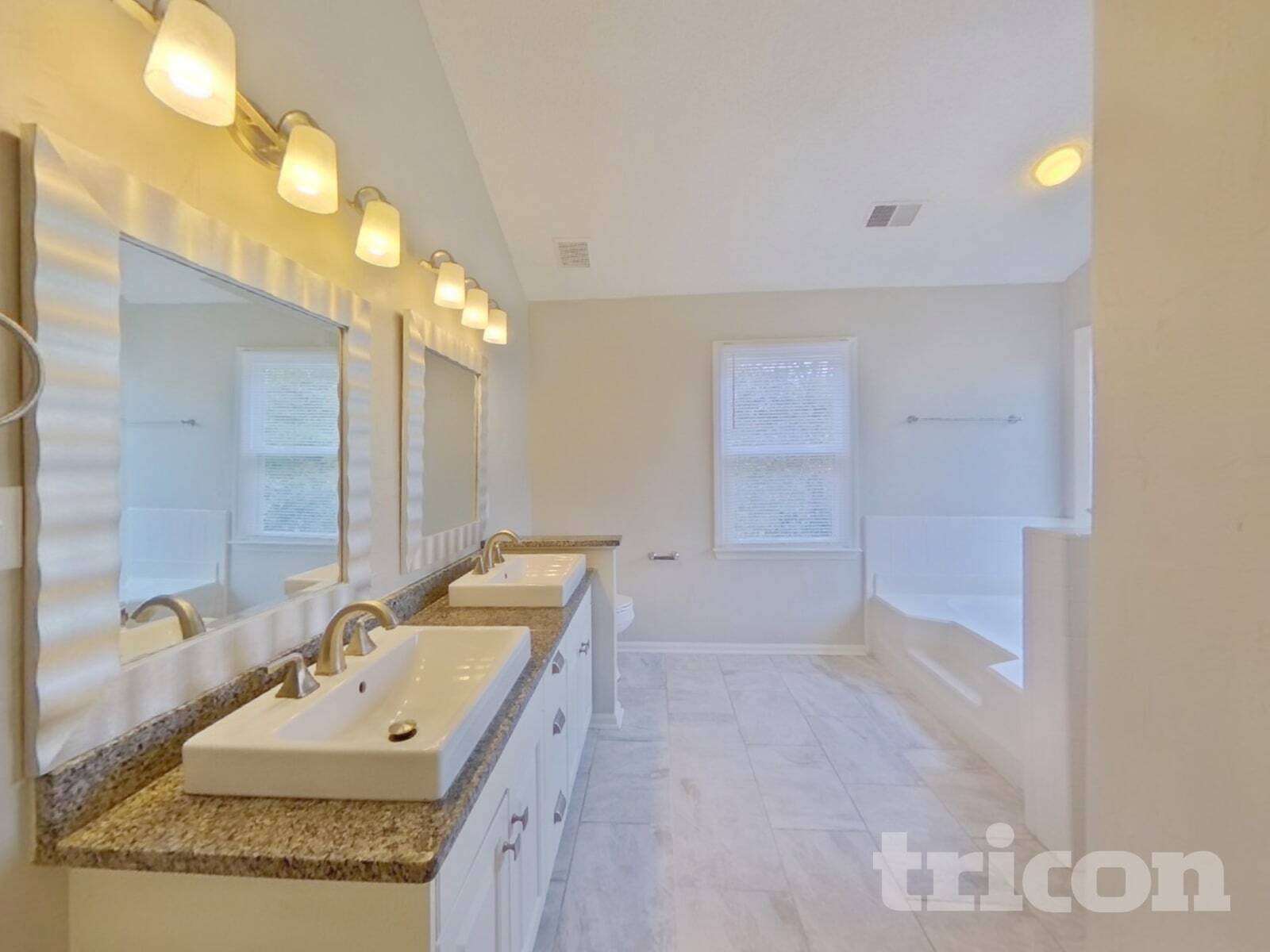 Building Photo - 713 Trailing Rock Dr