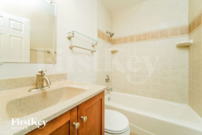 Building Photo - 518 S Lehigh Dr