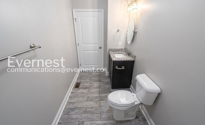 Building Photo - 506 Eastboro Dr