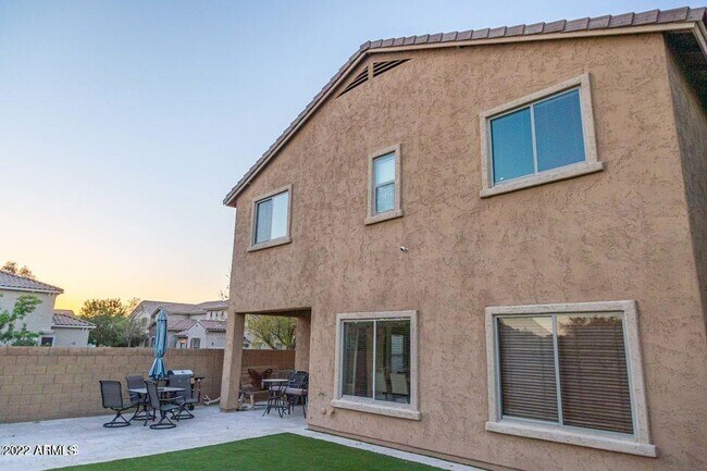 Building Photo - 2115 W Le Marche Ave