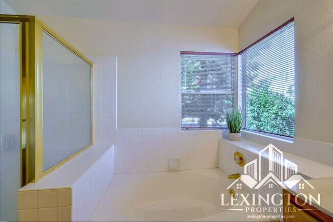 Building Photo - Gorgeous, 4BD/3BA, Home in Esteemed Laguna Neighborhood, Elk Grove, near Kloss Park!