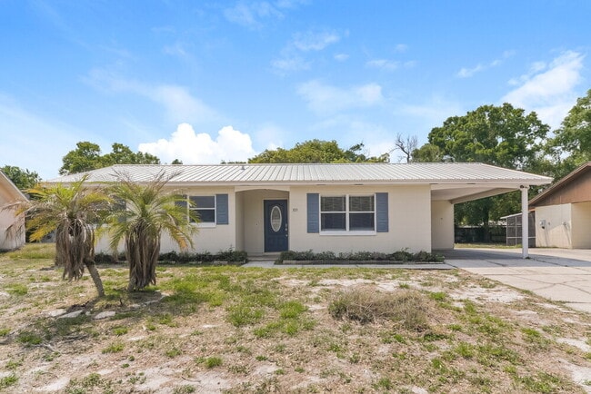 Building Photo - 309 Vaniman Ave