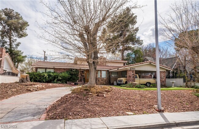 Building Photo - 2701 Bryant Ave