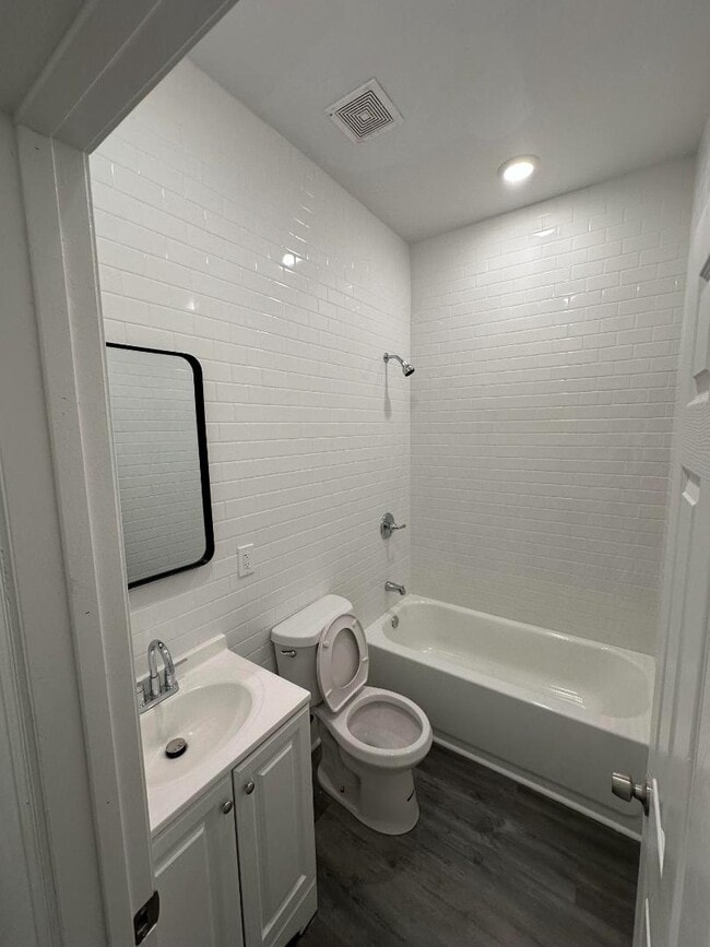 Building Photo - 2449 N 33rd St