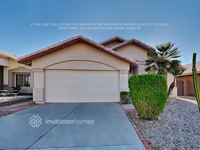 Primary Photo - 1032 N Hudson Pl