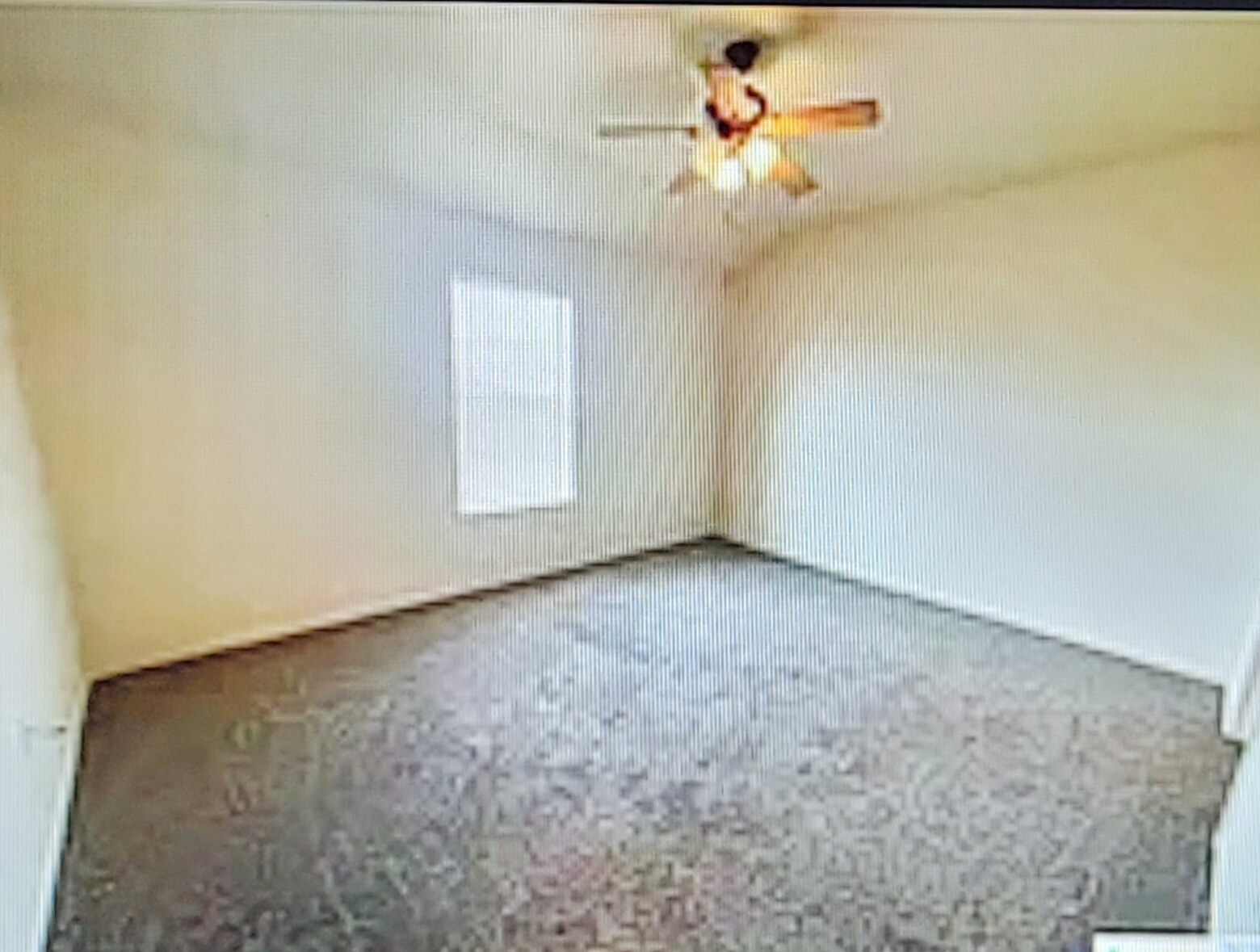 Building Photo - 900 Yi Dr
