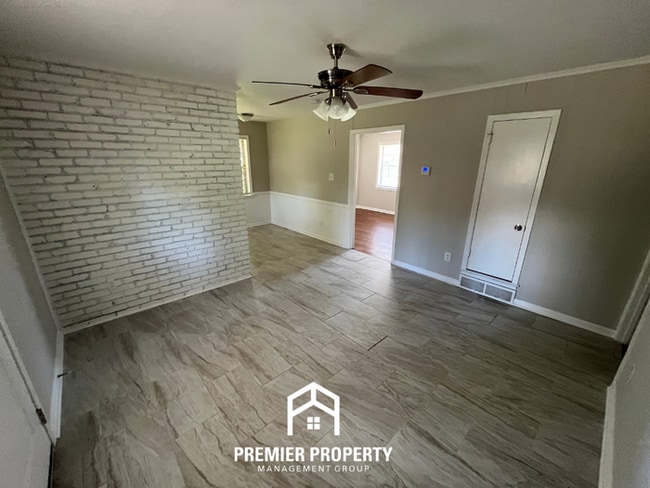 Building Photo - Charming 3BR/1.5BA Whitehaven Home | Low-Maintenance Tile Floors & Huge Fenced Yard
