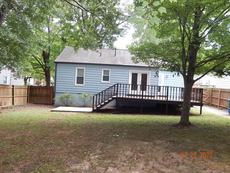 Building Photo - 1449 Mimosa Cir SE