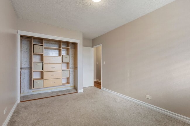 Building Photo - Updated 2-Bedroom Condo with Koolau Views in Prime Kaneohe Location