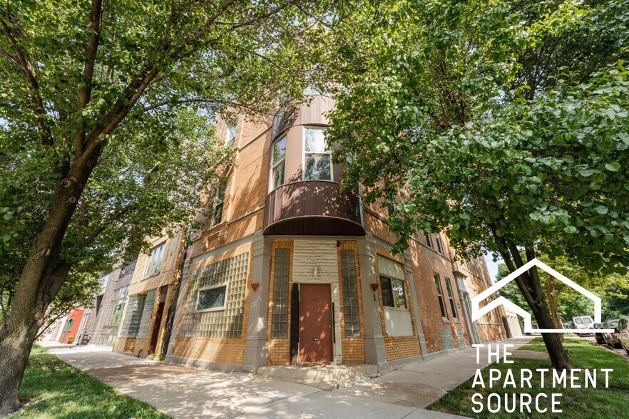 Building Photo - 2724 W Chicago Ave