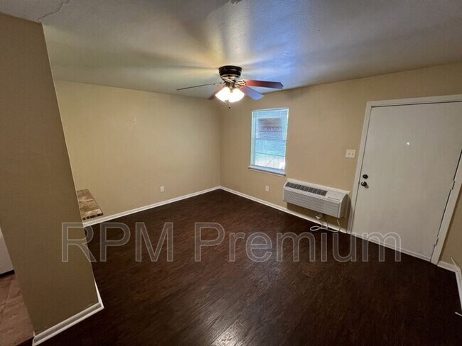 Building Photo - 4114 Florida St