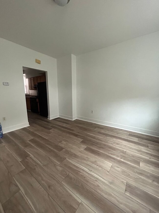 Building Photo - 853-57 N Palm St