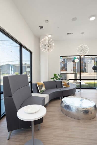 Building Photo - Henderson on Reinli