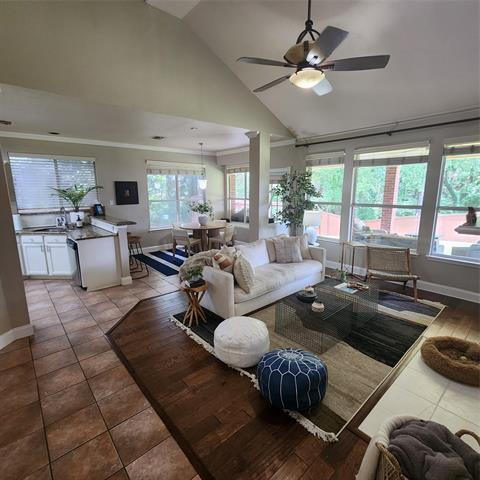 Building Photo - 1104 Summerbrook Dr