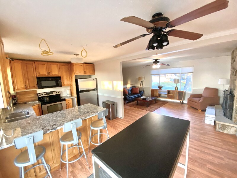 Building Photo - 11540 Sandy Creek Dr